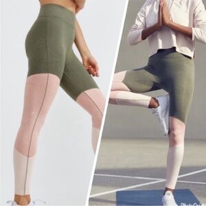 We Over Me Exhale Leggings Olive Moss Small